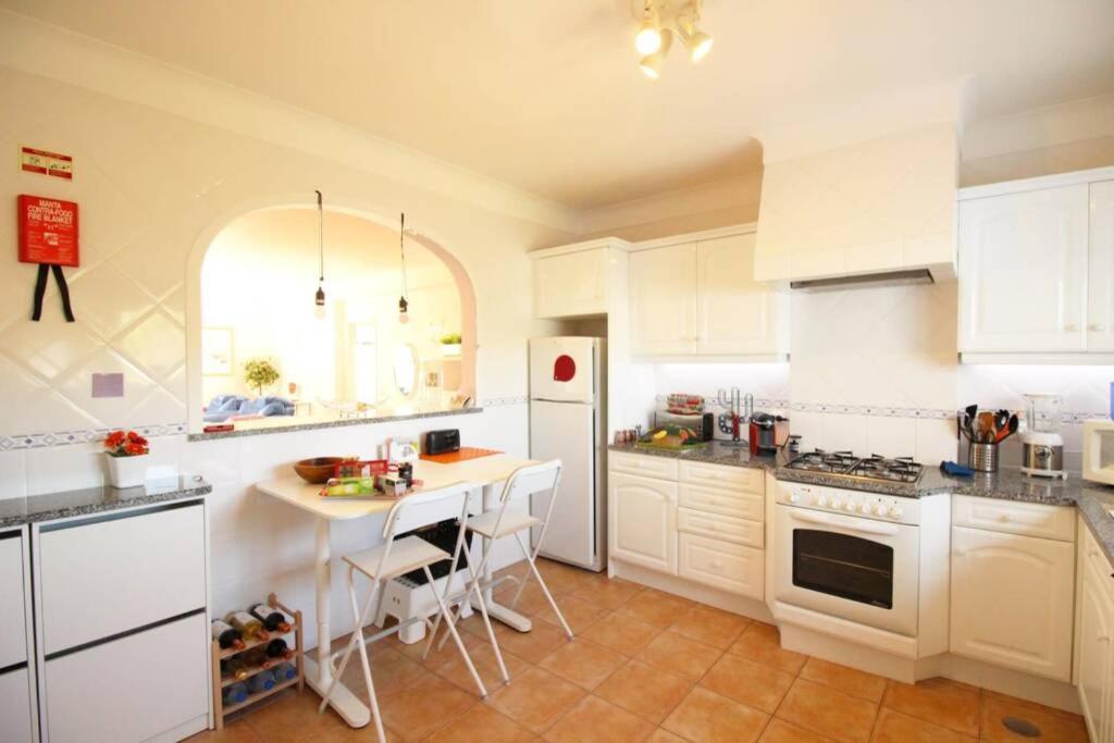 Bright And Central Apartment - Senhora da Luz 외부 사진