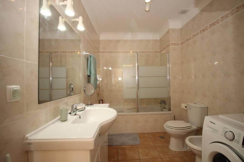 Bright And Central Apartment - Senhora da Luz 외부 사진